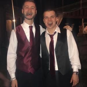 Meet your Posher, Cole